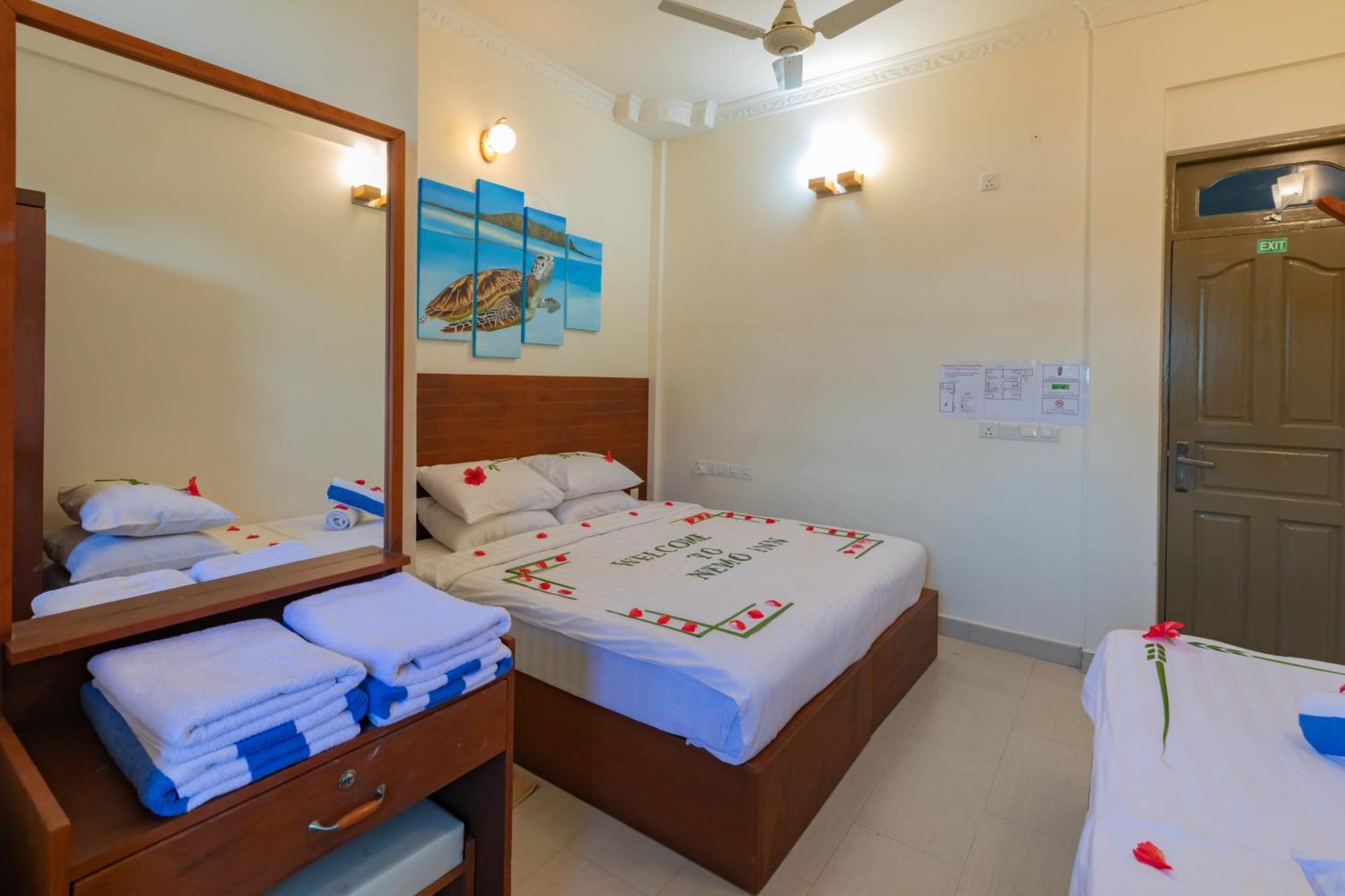 Nemo Inn Omadhoo Exterior foto